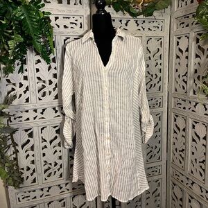 CLUB Z COLLECTION CRAZY CUTE WHITE & GOLD METALLIC ACCENT LONG SLEEVE TUNIC TOP